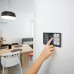 Shelly Wall Display X2 Silber mit Blu H&T Sensor Ivory Shelly Wall Display X2 Silber mit Blu H&T Sensor Ivory